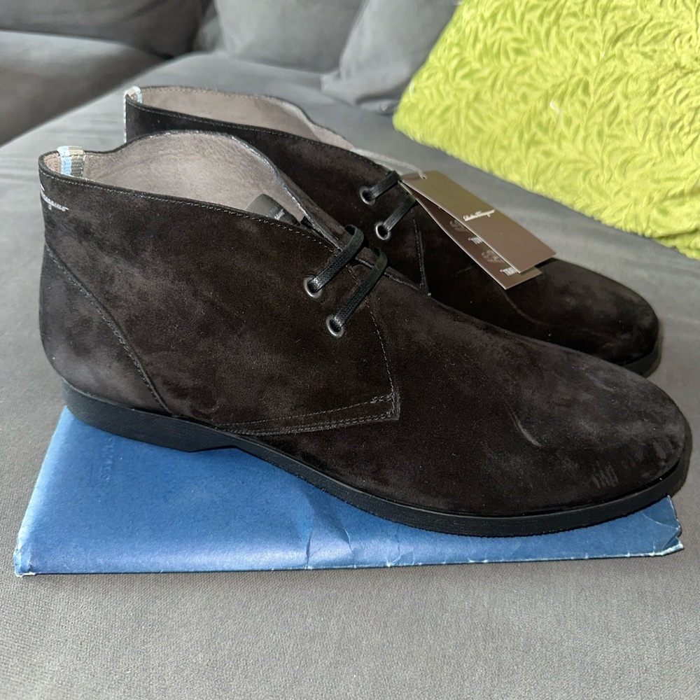 NEW Ferragamo Mens Lightweight Jr Suede Chukka Boots Sz 11.5 Brown